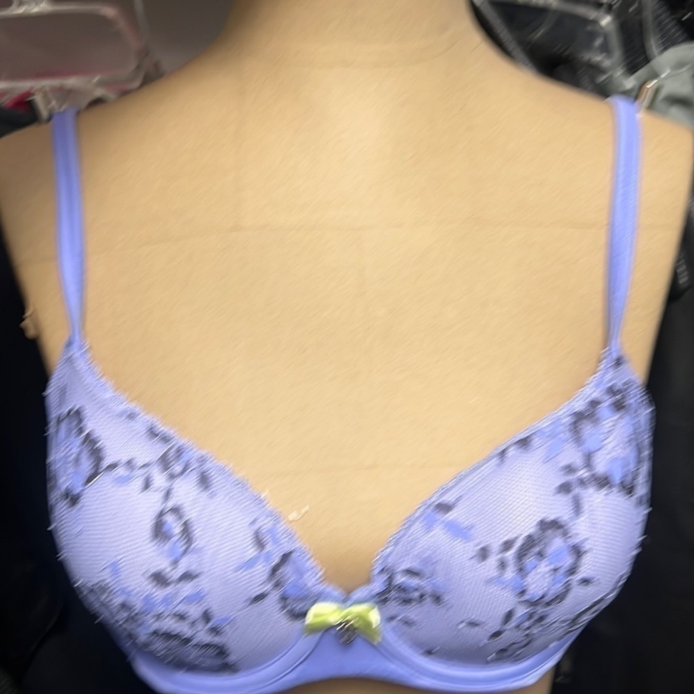 Victoria’s Secret Body by Victoria lined semi bra 34C